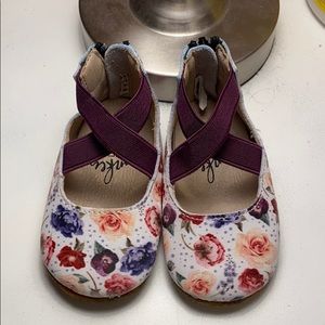 Monkey Feet Ballet flats